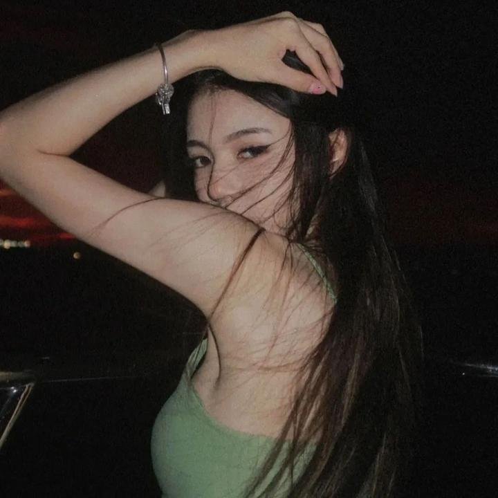 抓着彩虹的男人